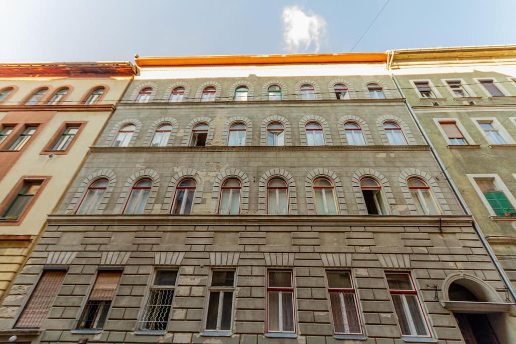 Cozy Nest By The Andrassy Avenue Leilighet Budapest Eksteriør bilde